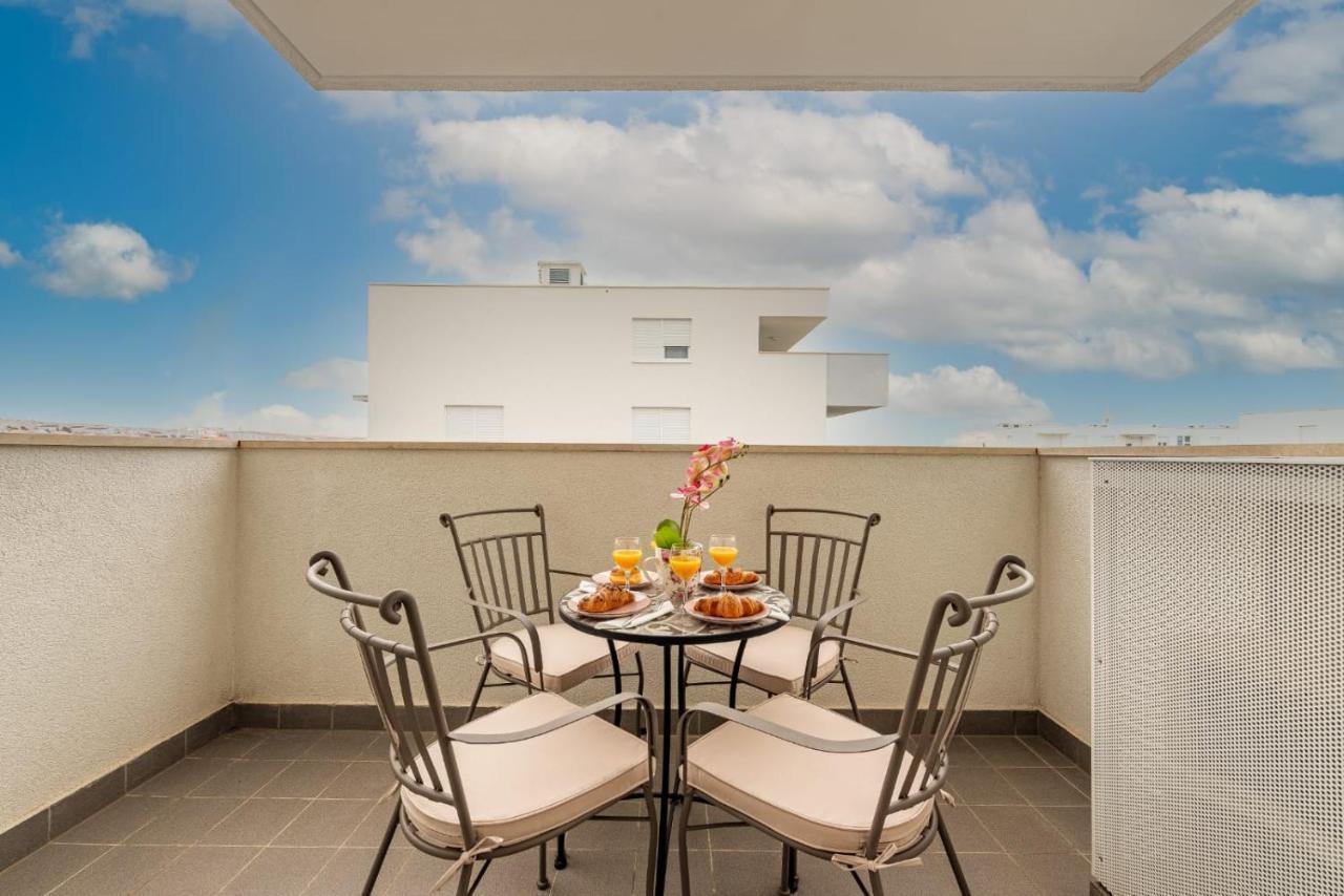 Designer With Garage And Balcony - Apartment Zadar