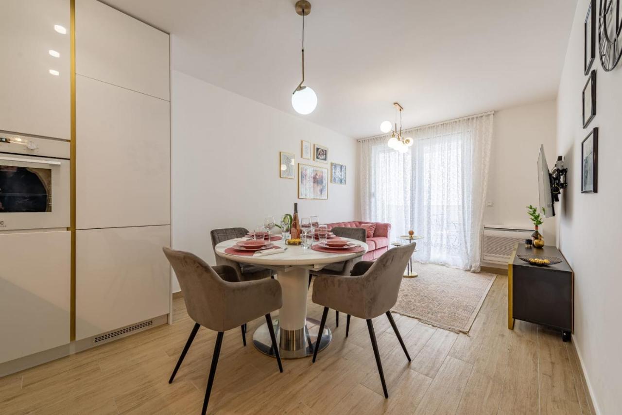 Designer With Garage And Balcony - *