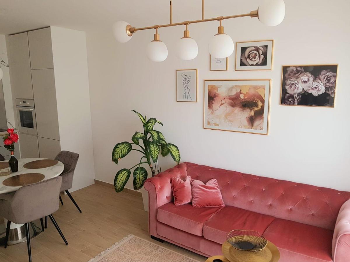 Designer With Garage And Balcony - Apartment